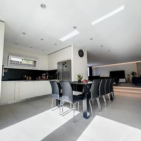 Moderne Avec Terrasse Et Piscine A Chatel Sur Apartment Bex