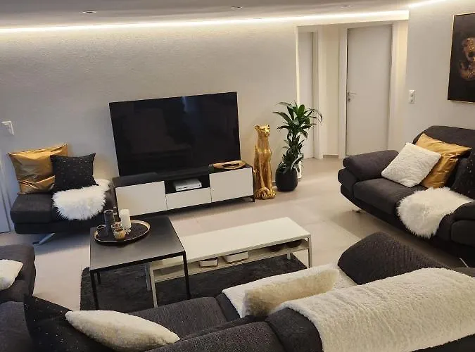 Moderne Avec Terrasse Et Piscine A Chatel Sur * بيش