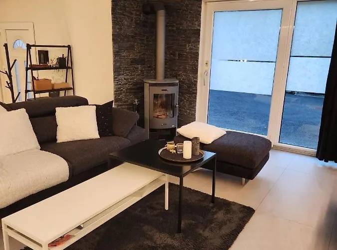 Moderne Avec Terrasse Et Piscine A Chatel Sur