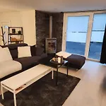 Moderne Avec Terrasse Et Piscine A Chatel Sur