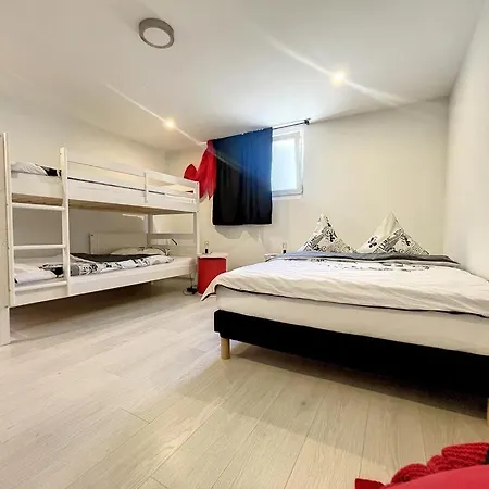 Moderne Avec Terrasse Et Piscine A Chatel Sur Bex