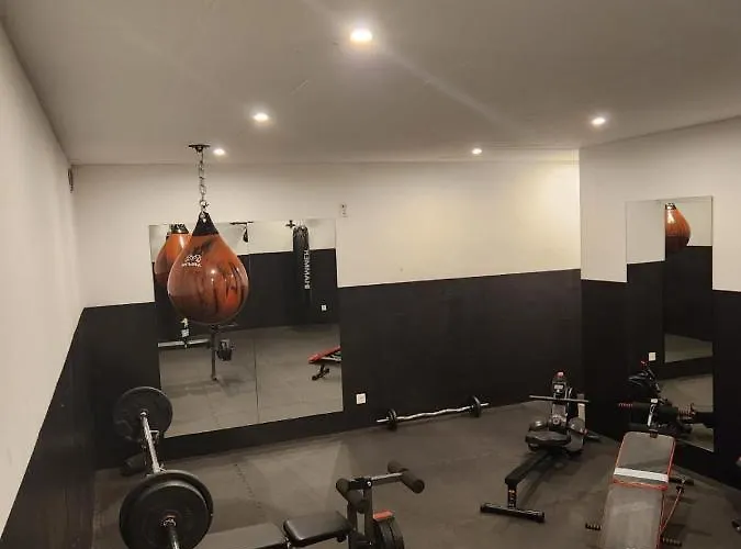 Moderne Avec Terrasse Et Piscine A Chatel Sur